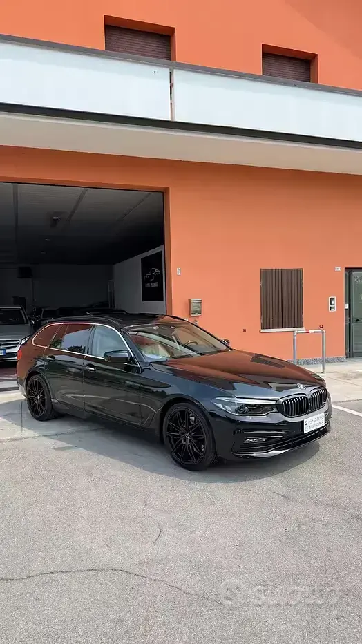 Usata BMW 520 Luxury Line 190 CV (139 kW) 2017 Nero Berlina