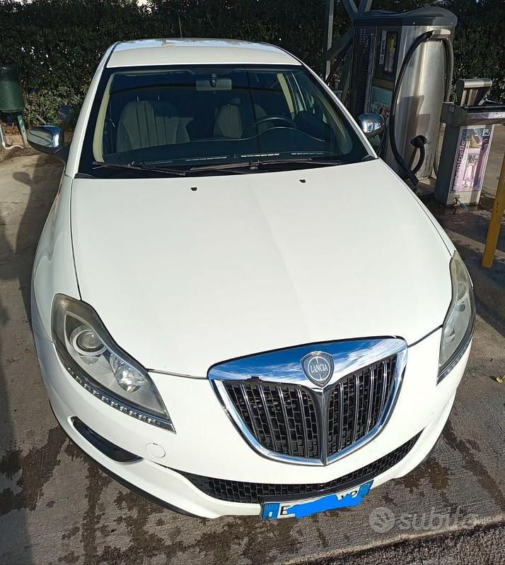 Usata Lancia Delta 120 CV (88 kW) 2010 Bianco Utilitaria