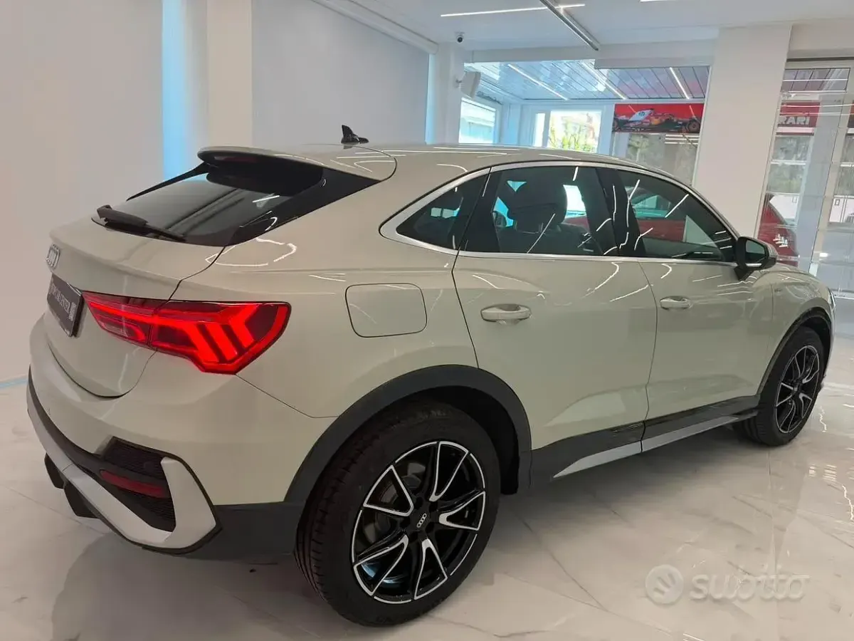 Usata Audi Q3 Sportback S-Line 150 CV (110 kW) 2021 Grigio SUV