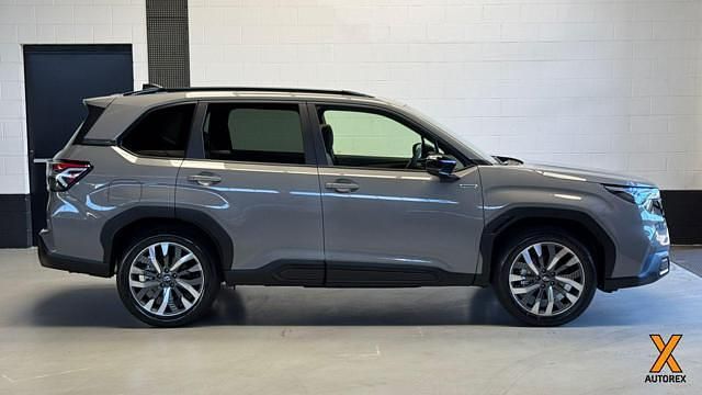 Usata Subaru Forester Premium 136 CV (100 kW) 2024 Grigio medio SUV