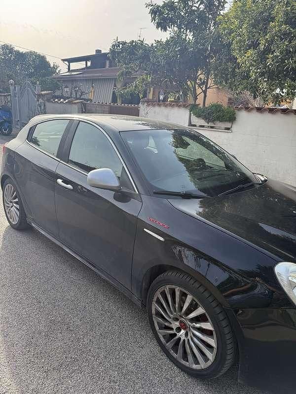 Usata Alfa Romeo Giulietta Distinctive 140 CV (102 kW) 2012 Utilitaria