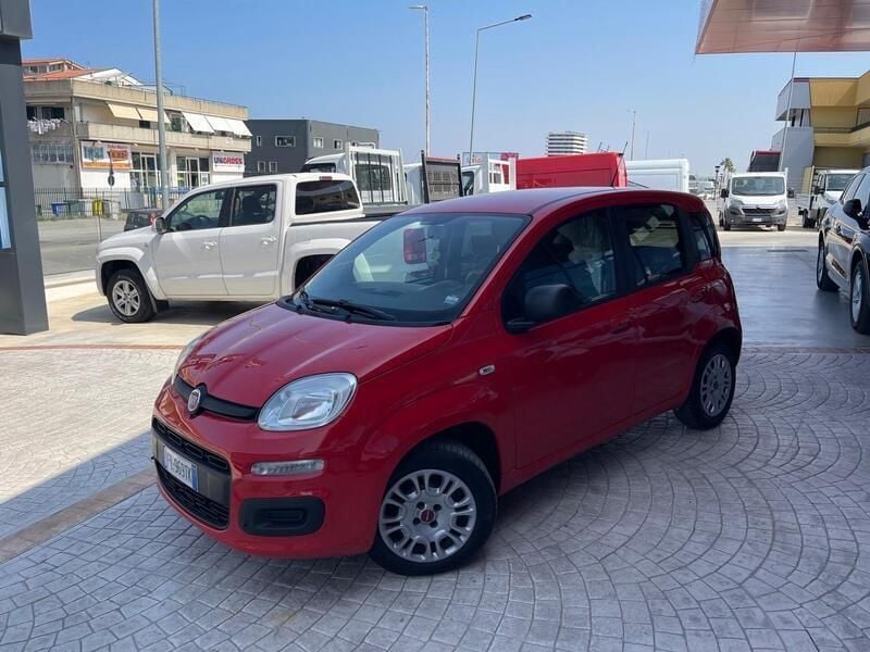 Usata Fiat Panda Easy 95 CV (69 kW) 2017 Rosso Utilitaria