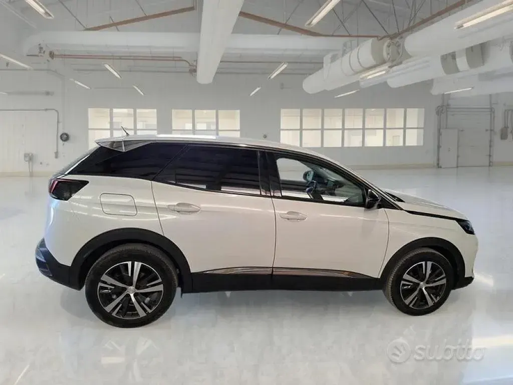 Usata Peugeot 3008 Allure 131 CV (96 kW) 2021 Blu SUV