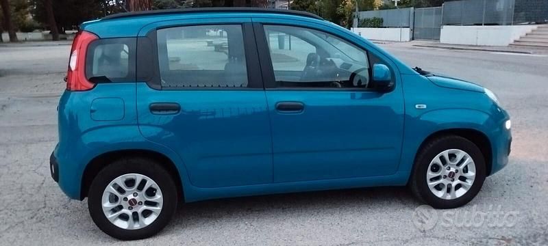 Usata Fiat Panda Lounge 85 CV (62 kW) 2012 Blu Utilitaria