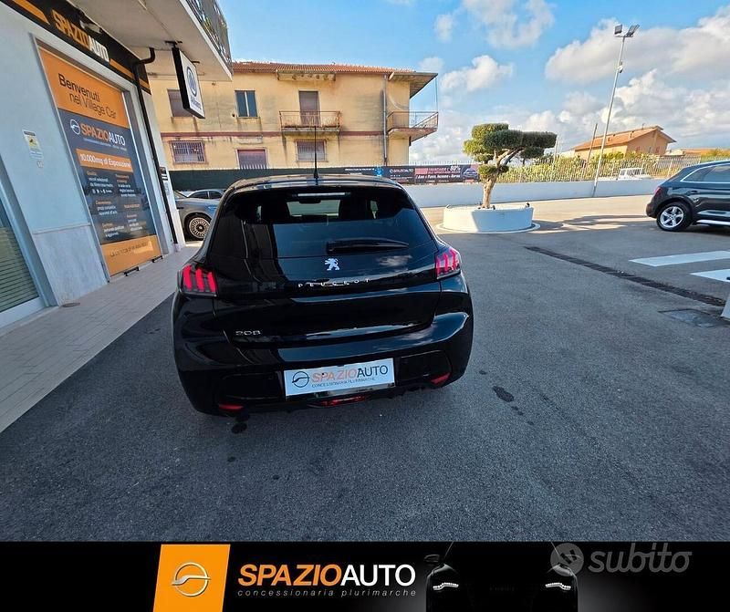 Usata Peugeot 208 Allure+ 102 CV (75 kW) 2020 Nero Utilitaria