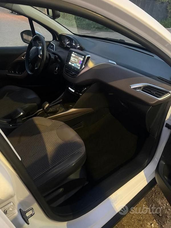 Usata Peugeot 2008 82 CV (60 kW) 2013 Bianco SUV