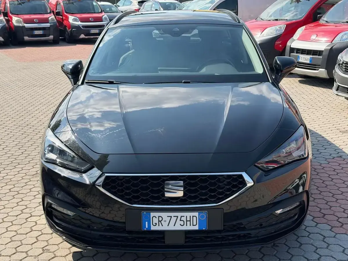 Usata Seat Leon Style 116 CV (85 kW) 2023 Nero Station wagon