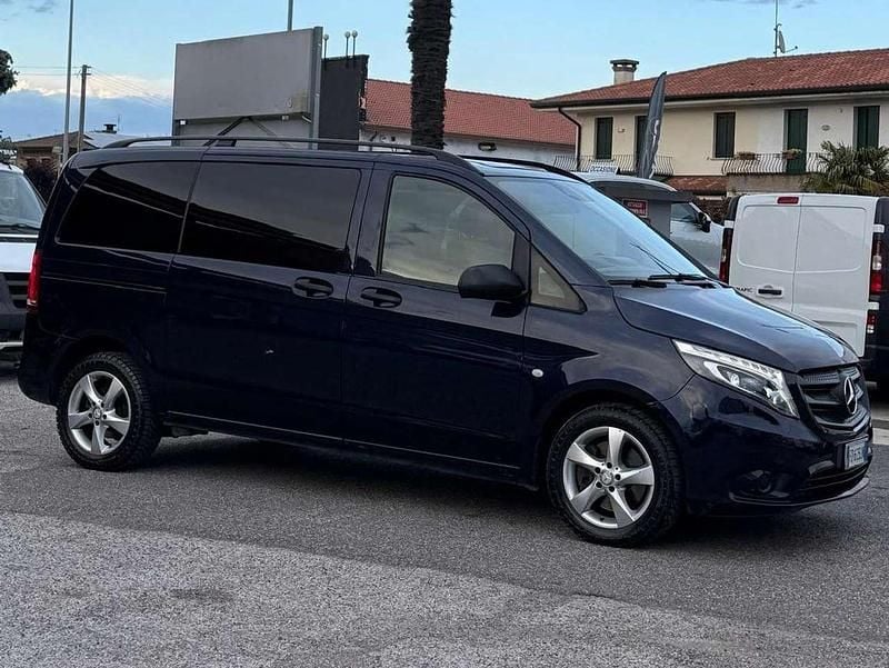 Usata Mercedes Vito 258 CV (189 kW) 2016 Blu/azzurro Furgone