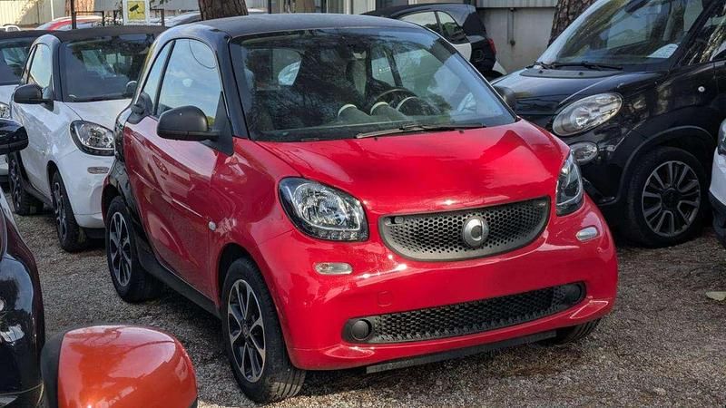 Begagnad Smart ForTwo Coupé 71 HK (52 kW) 2016 Röd Halvkombi