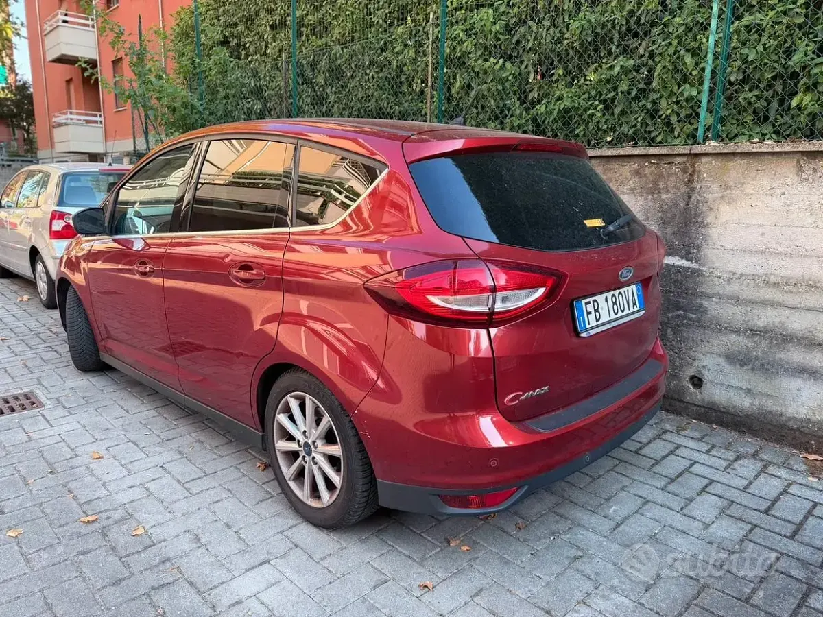 Usata Ford C-MAX Titanium 120 CV (88 kW) 2015 Rosso Monovolume