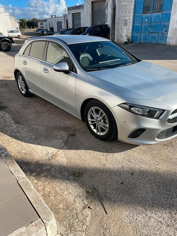 Occasion Mercedes A180 136 ch (100 kW) 2019 Gris Berline