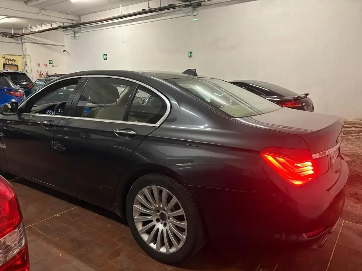 Usata BMW 730L 244 CV (179 kW) 2010 Nero Berlina
