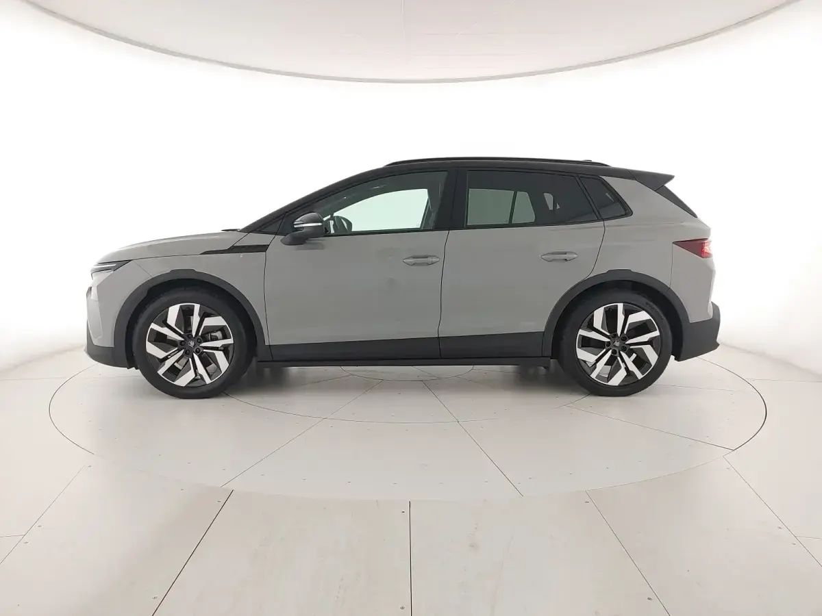 Nuova Skoda Elroq SportLine 139 kW (190 CV) 2026 Grigio acciaio nero tulipano perlato SUV