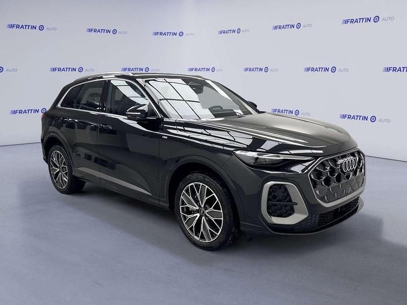 Nuova Audi Q5 S-Line 204 CV (150 kW) 2025 Nero mythos [0e0e]  metallizz SUV