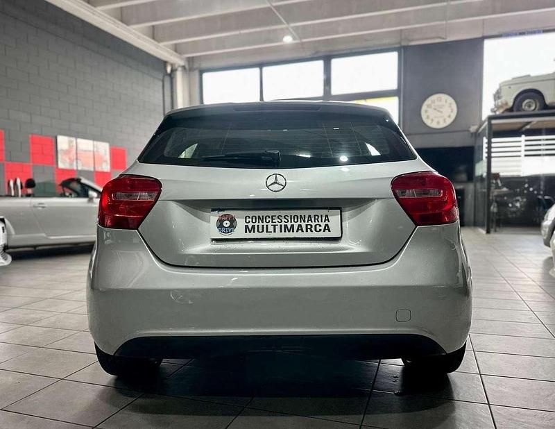 Usata Mercedes A180 109 CV (80 kW) 2013 Argento Berlina