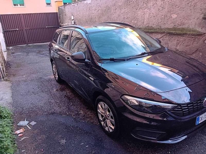 Usata Fiat Tipo Lounge 120 CV (88 kW) 2018 Nero Station wagon