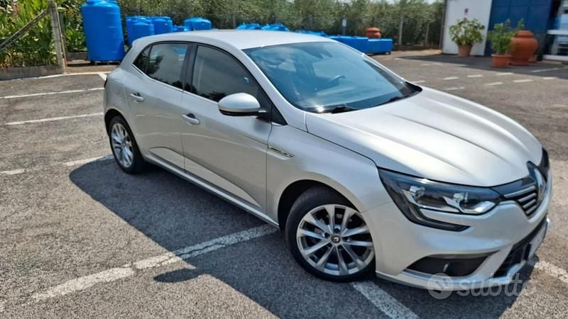 Usata Renault Mégane IV 110 CV (80 kW) 2018 Grigio Berlina