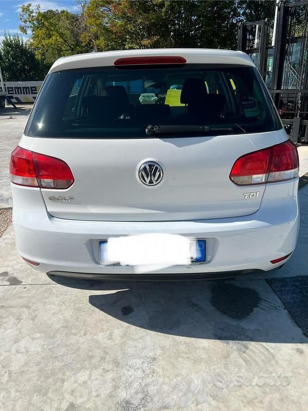 Usata VW Golf VI 102 CV (75 kW) 2012 Bianco Utilitaria