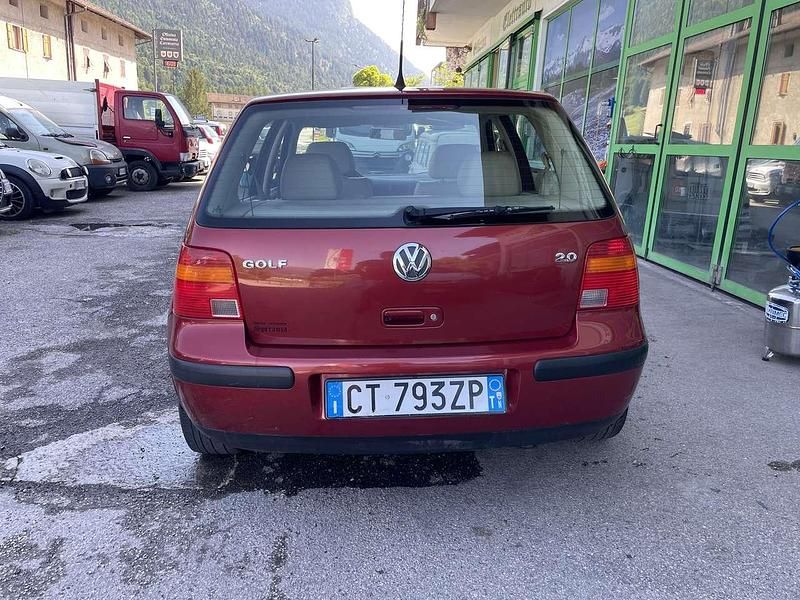 Usata VW Golf IV 102 CV (75 kW) 2002 Bordo' Berlina