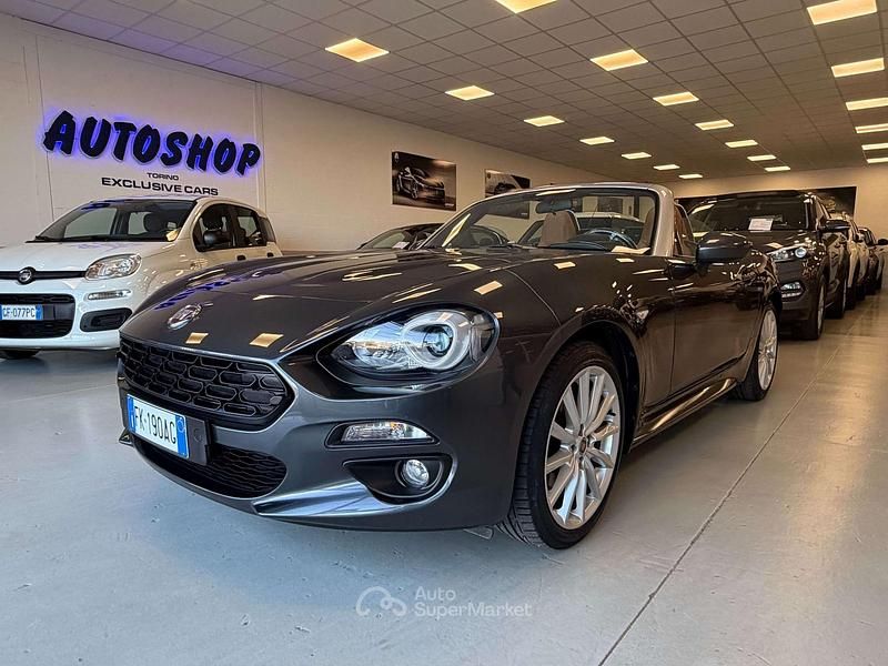 Usata Fiat 124 Spider Lusso 140 CV (102 kW) 2017 Grigio Cabrio