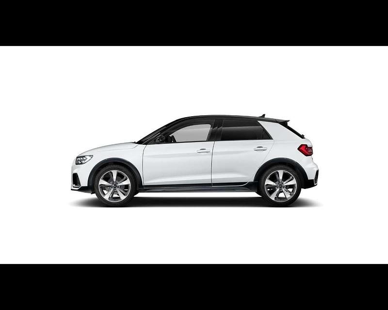 Nuova Audi A1 Ambiente 116 CV (85 kW) 2026 Bianco ghiacciaio metallizzato SUV