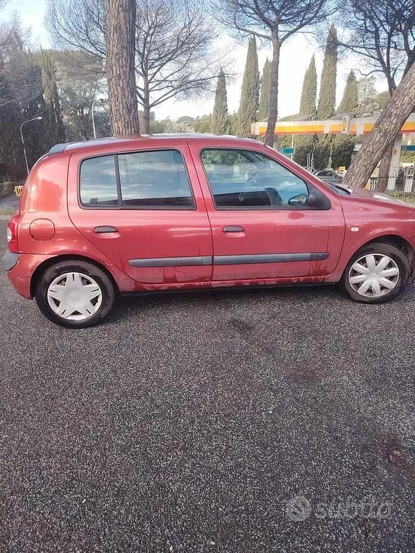 Usata Renault Clio II 2005 Rosso Utilitaria