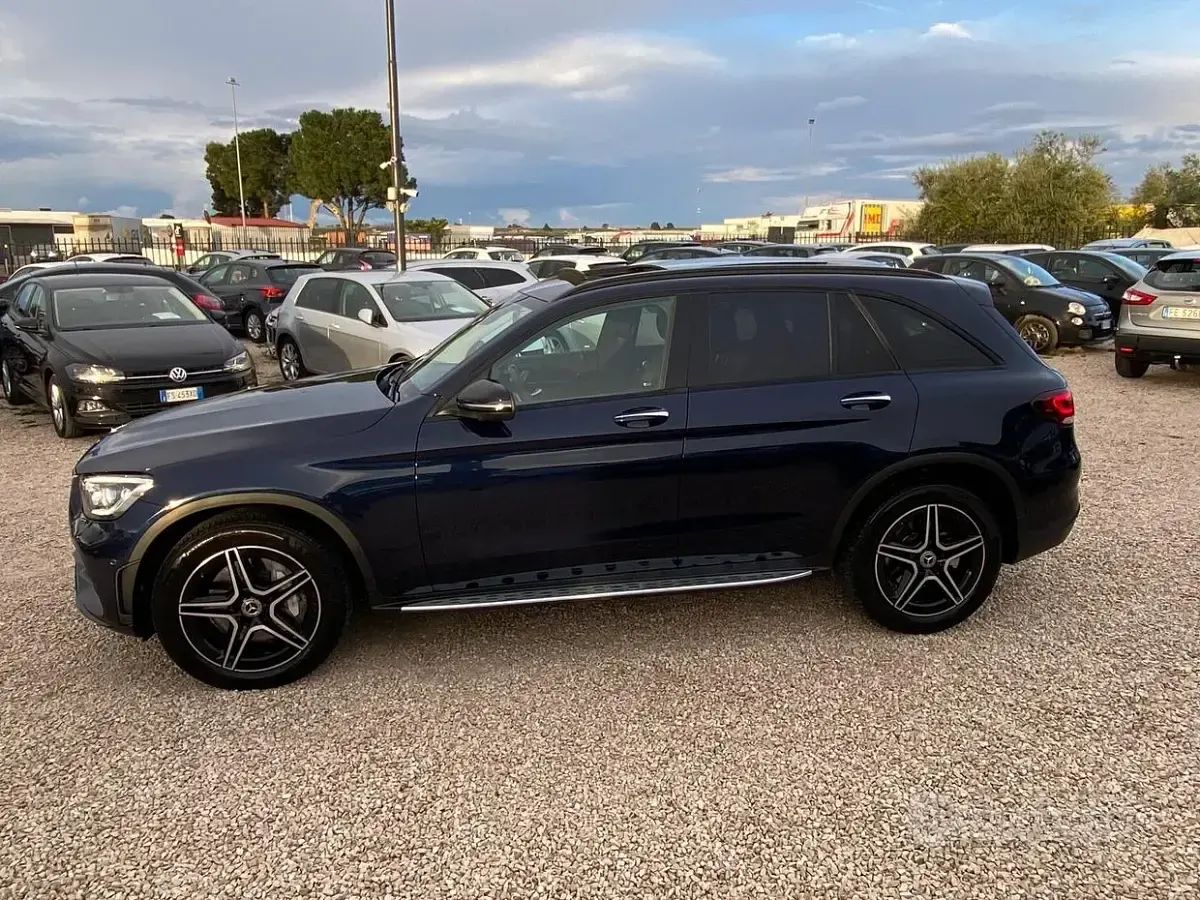 Usata Mercedes GLC300 Premium 245 CV (180 kW) 2021 Blu/azzurro SUV