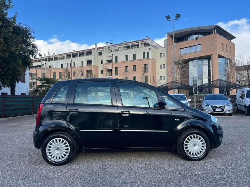Usata Lancia Musa 90 CV (66 kW) 2007 Nero Monovolume
