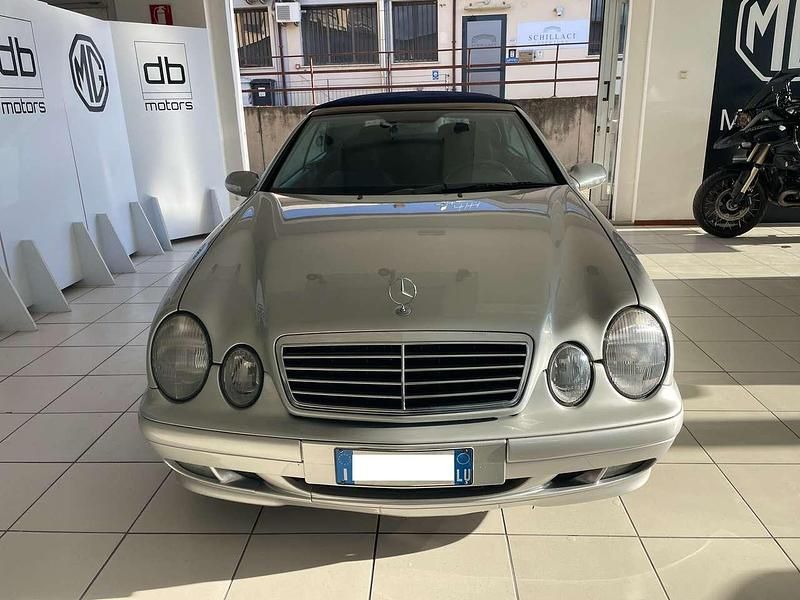 Usata Mercedes CLK200 Avantgarde 192 CV (141 kW) 2000 Argento Cabrio