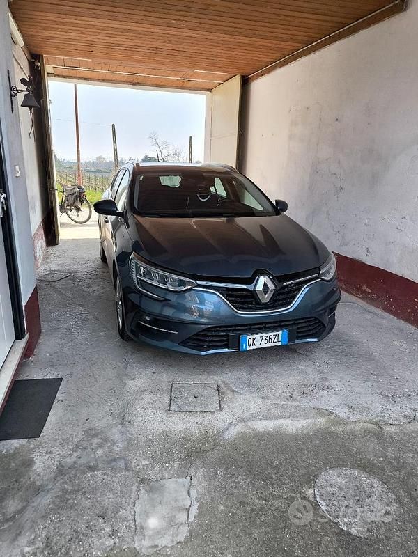 Usata Renault Mégane IV Business 116 CV (85 kW) 2022 Grigio Station wagon