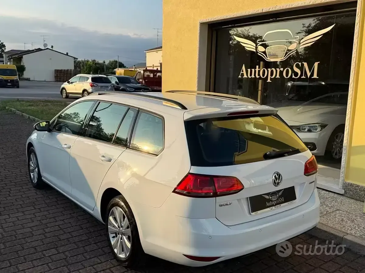 Usata VW Golf VII Comfortline 110 CV (80 kW) 2015 Bianco Station wagon