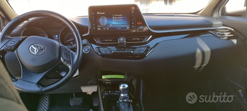 Usata Toyota C-HR 98 CV (72 kW) 2019 SUV