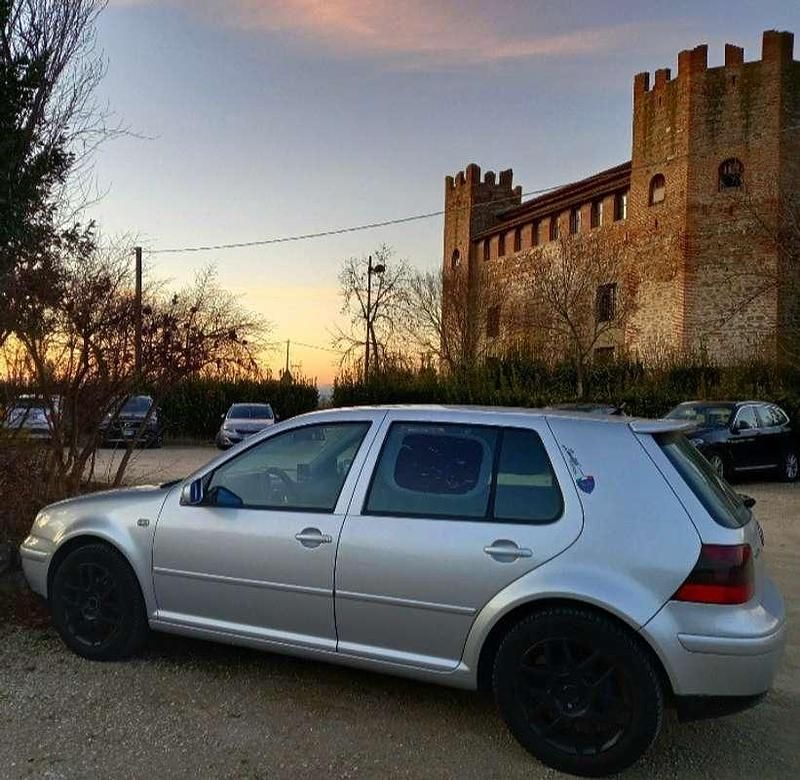 Usata VW Golf IV Highline 116 CV (85 kW) 2001 Grigio Berlina