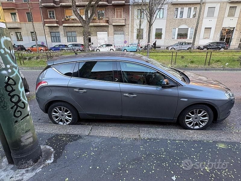 Usata Lancia Delta 2011 Grigio Utilitaria