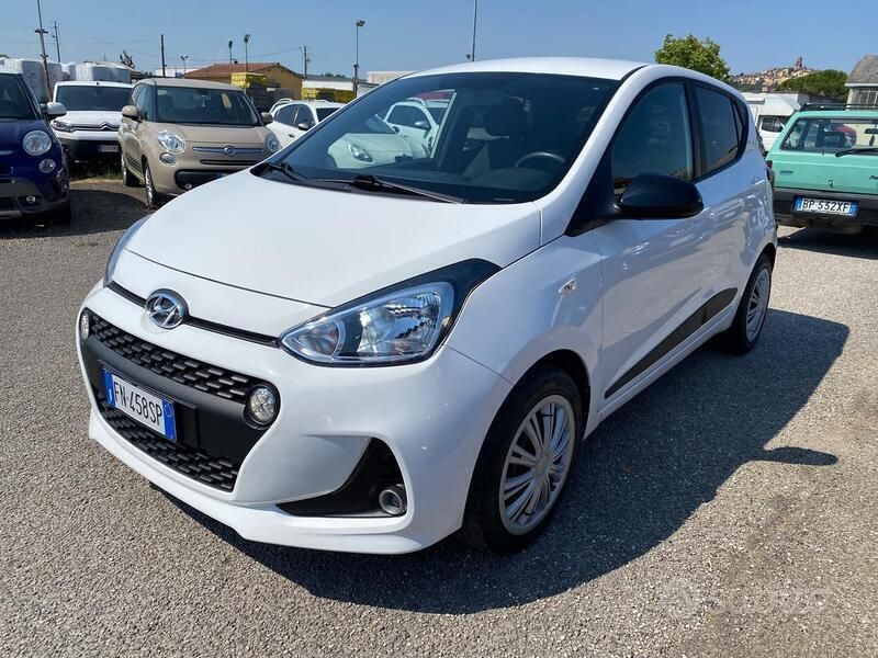 Bianco Usata 2018 Hyundai i10 GO! Due volumi | 7900 € (Ottimo prezzo) - Immagine 1/4