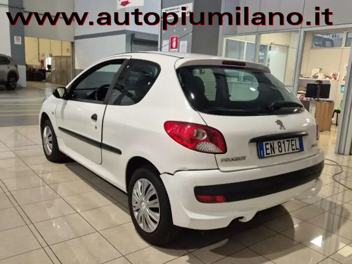 Usata Peugeot 206 60 CV (44 kW) 2010 Bianco Berlina