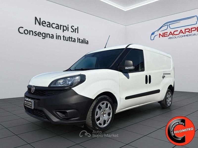 Usata Fiat Doblò 105 CV (77 kW) 2022 Bianco pastello Monovolume