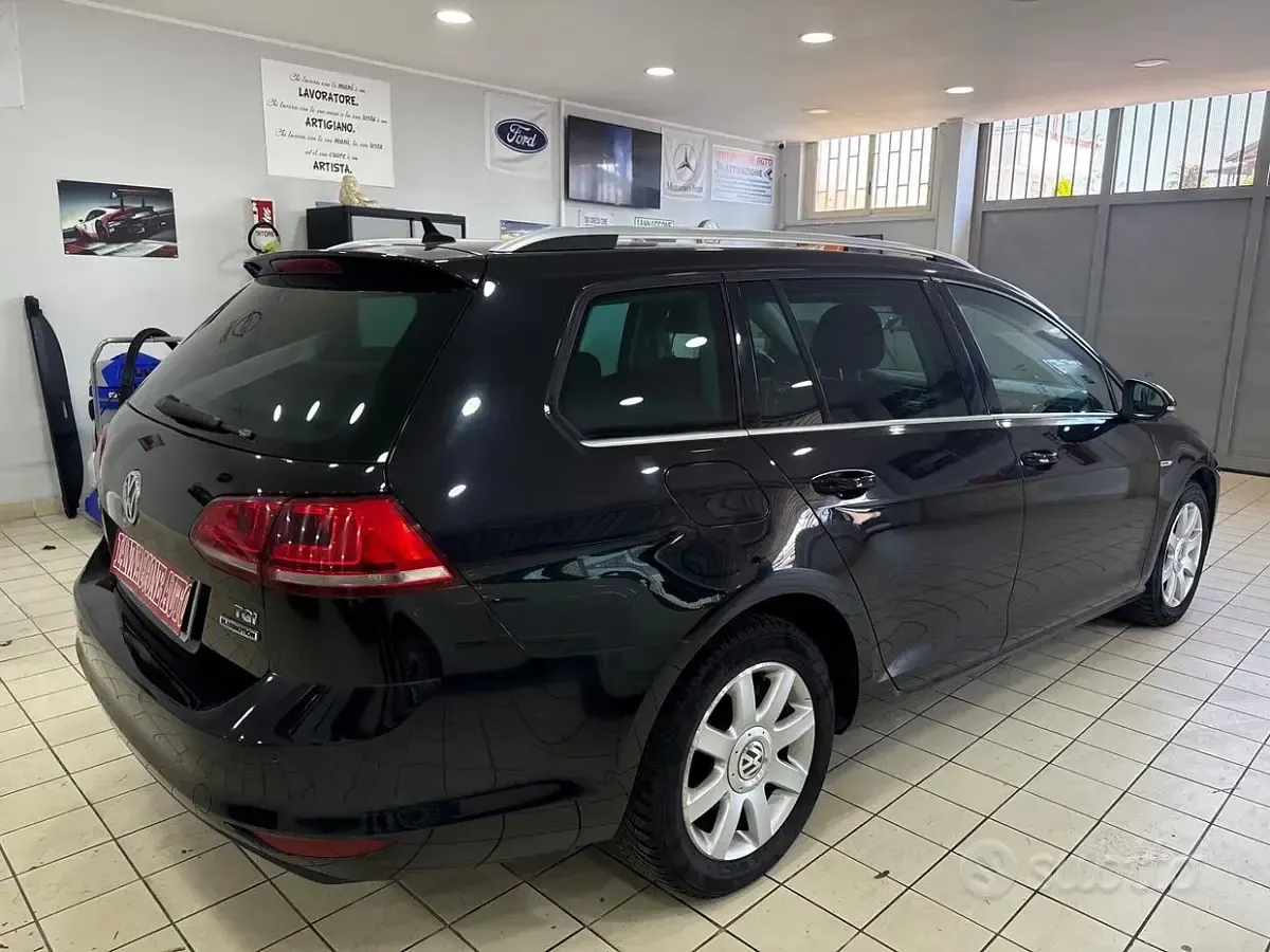 Usata VW Golf VII 110 CV (80 kW) 2015 Nero Station wagon
