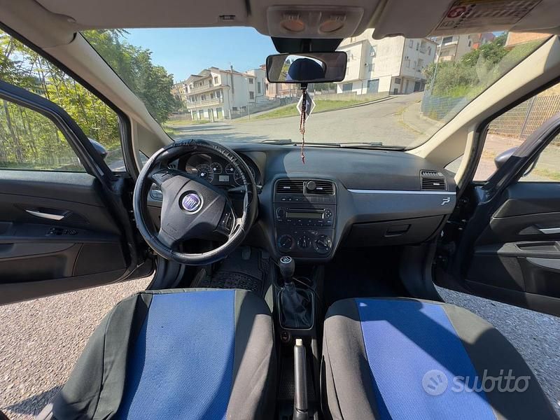 Usata Fiat Grande Punto 75 CV (55 kW) 2007 Grigio Utilitaria