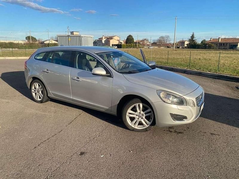 Usata Volvo V60 Summum 163 CV (119 kW) 2011 Grigio Station wagon