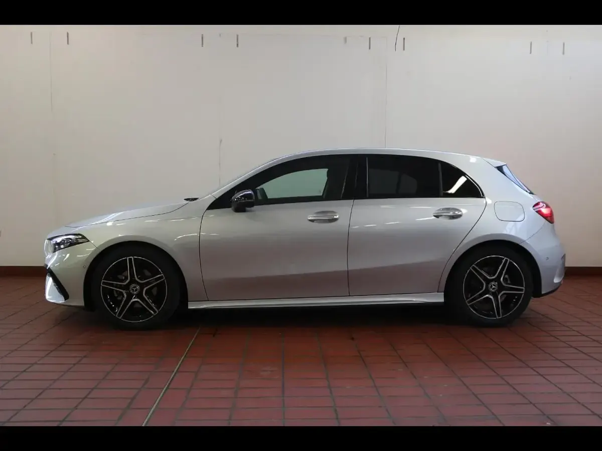 Usata Mercedes A200 AMG Line Premium 163 CV (119 kW) 2025 Argento Berlina