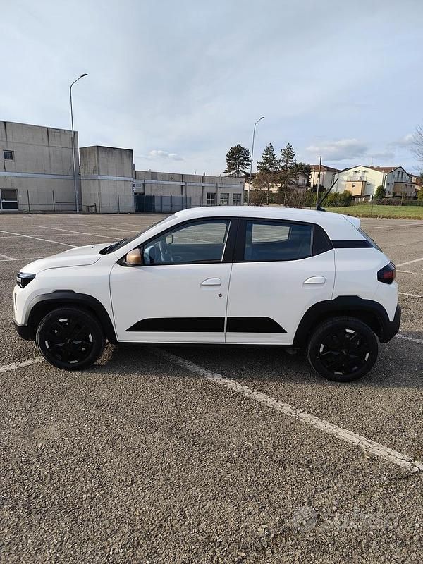 Usata Dacia Spring Extreme 47 kW (65 CV) 2024 Bianco Utilitaria