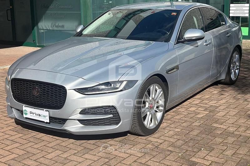 Usata Jaguar XE SE 250 CV (183 kW) 2023 Gray Berlina