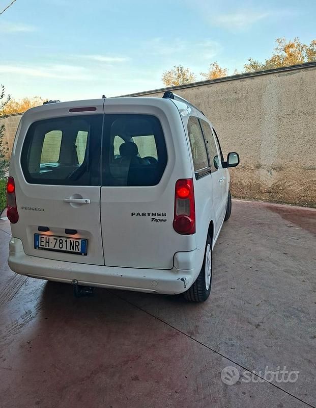 Usata Peugeot Partner 92 CV (67 kW) 2014 Bianco Monovolume