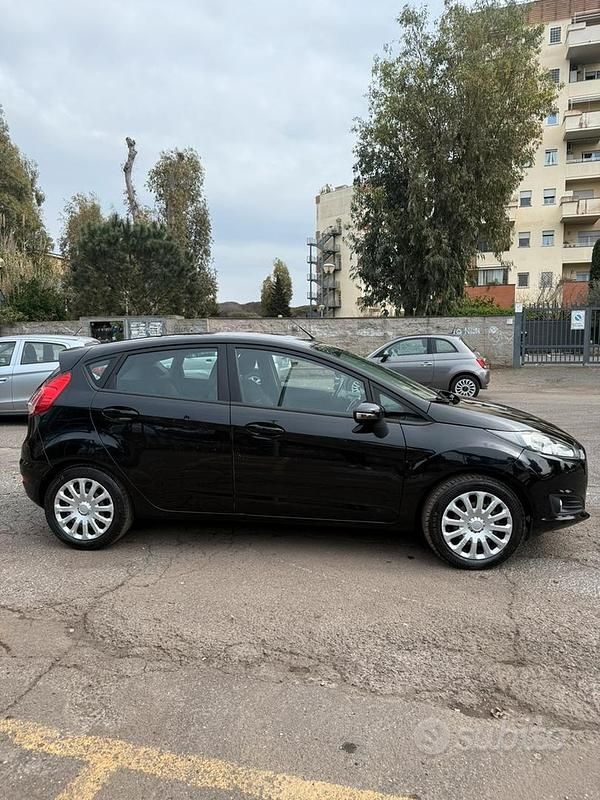 Usata Ford Fiesta Titanium 101 CV (74 kW) 2017 Nero Berlina