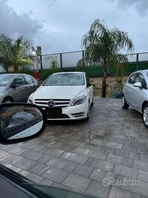 Usata Mercedes B180 109 CV (80 kW) 2012 Bianco Monovolume