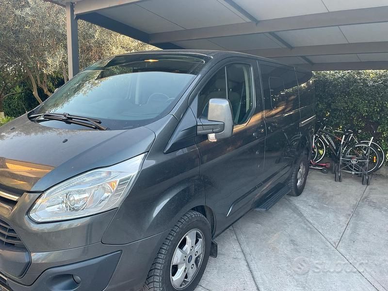Grigio Usata 2018 Ford Tourneo Monovolume | 18.000 € - Immagine 1/4