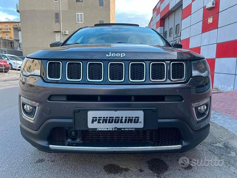 Grigio Usata 2018 Jeep Compass Limited SUV | 18.900 € (Molto cara) - Immagine 1/4