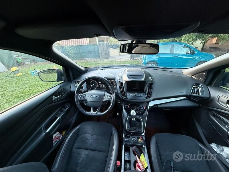 Usata Ford Kuga 120 CV (88 kW) 2019 Blu SUV
