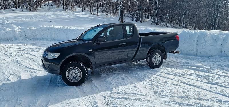 Nero Usata 2010 Mitsubishi L200 Pick-up | 12.000 € (Buon prezzo) - Immagine 1/1